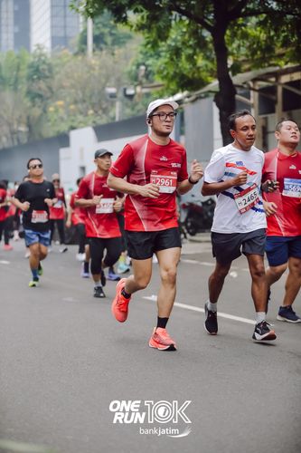 Race photo from ONE RUN 10 K