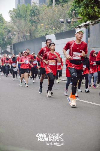Race photo from ONE RUN 10 K