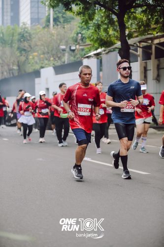 Race photo from ONE RUN 10 K