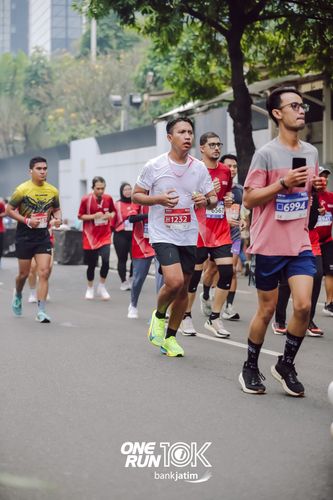 Race photo from ONE RUN 10 K
