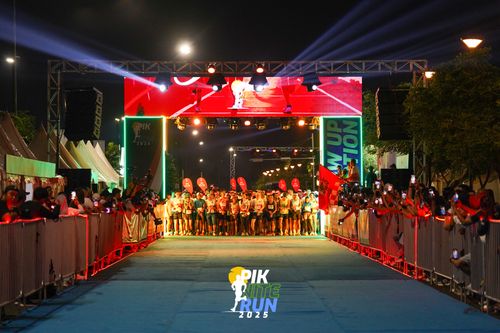 Race photo from PIK NITE RUN 2025