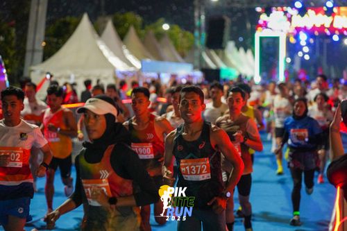 Race photo from PIK NITE RUN 2025