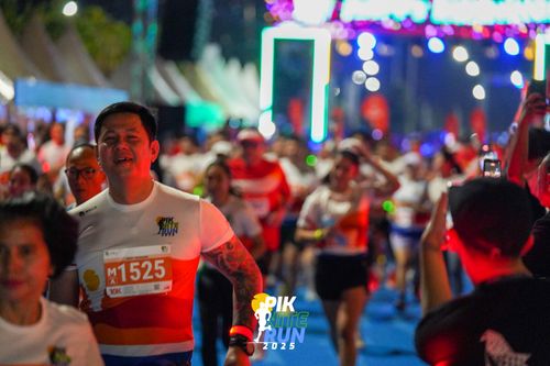 Race photo from PIK NITE RUN 2025
