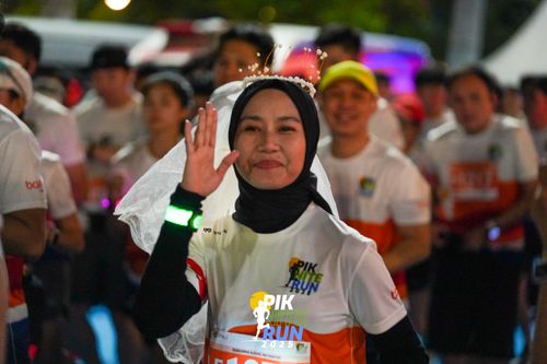 Race photo from PIK NITE RUN 2025