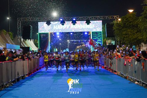 Race photo from PIK NITE RUN 2025