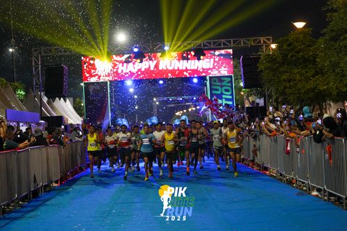 Race photo from PIK NITE RUN 2025