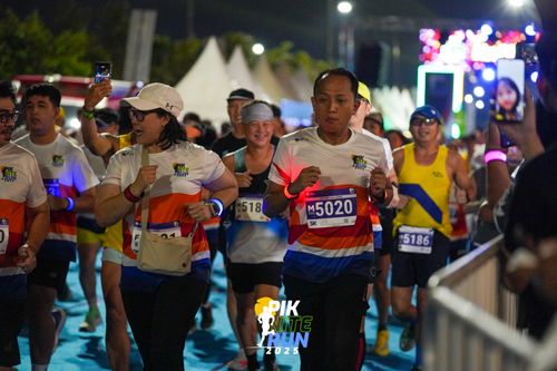 Race photo from PIK NITE RUN 2025