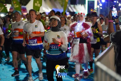 Race photo from PIK NITE RUN 2025