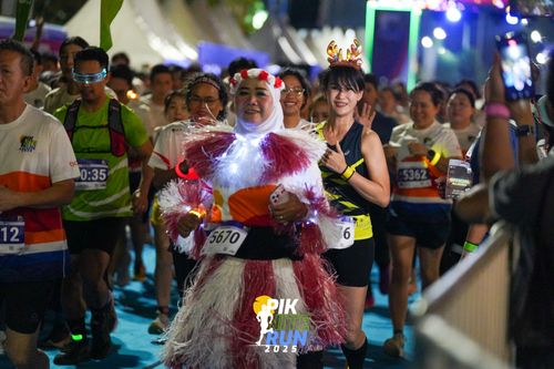 Race photo from PIK NITE RUN 2025