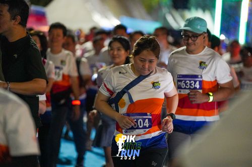 Race photo from PIK NITE RUN 2025