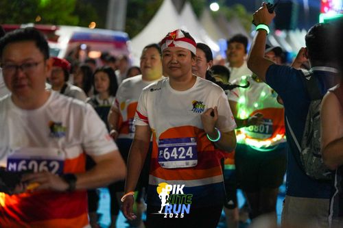 Race photo from PIK NITE RUN 2025