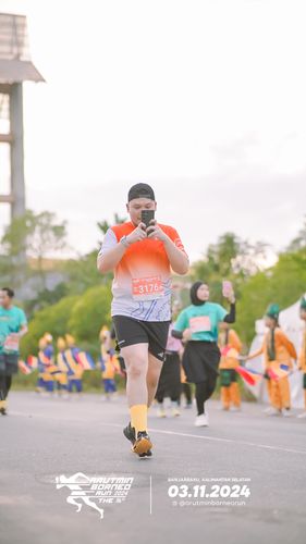 Race photo from Arutmin Borneo Run 2024