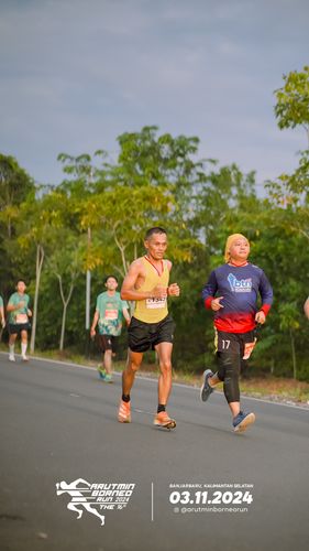Race photo from Arutmin Borneo Run 2024