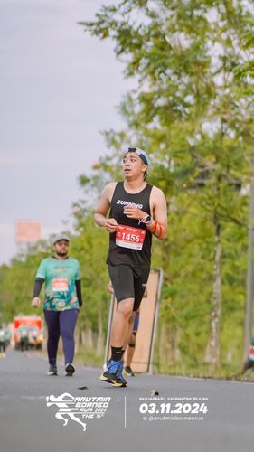 Race photo from Arutmin Borneo Run 2024