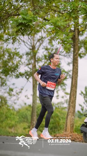 Race photo from Arutmin Borneo Run 2024