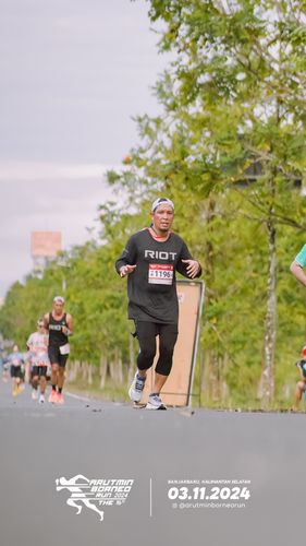 Race photo from Arutmin Borneo Run 2024