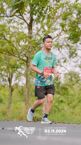 Race photo from Arutmin Borneo Run 2024