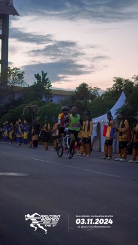 Race photo from Arutmin Borneo Run 2024