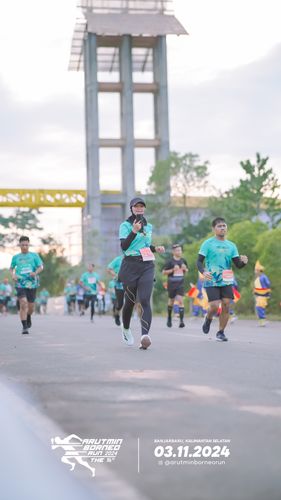 Race photo from Arutmin Borneo Run 2024