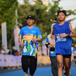Race photo from SURABAYA ISOPLUS MARATHON 2026