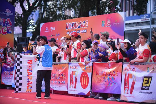 Race photo from NOTARACE 2025