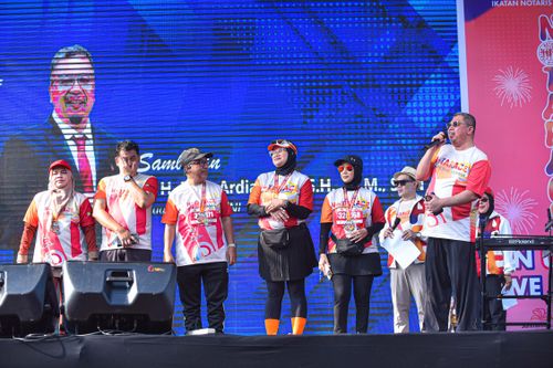 Race photo from NOTARACE 2025