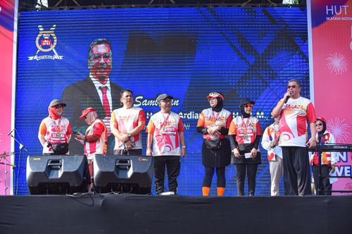 Race photo from NOTARACE 2025