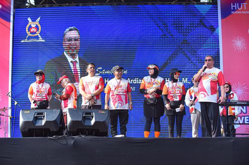 Race photo from NOTARACE 2025
