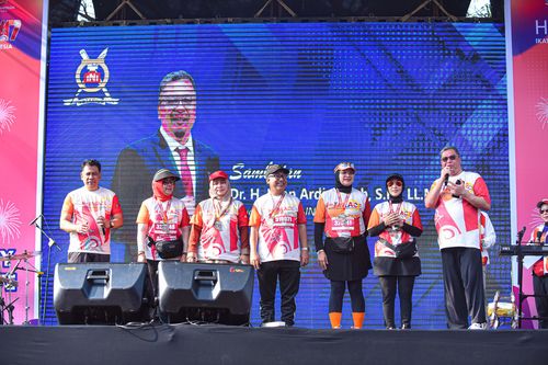 Race photo from NOTARACE 2025