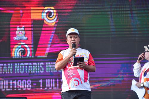 Race photo from NOTARACE 2025