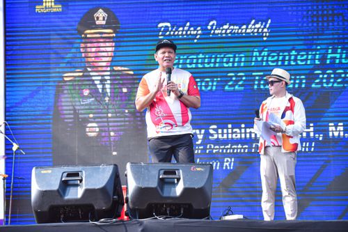 Race photo from NOTARACE 2025