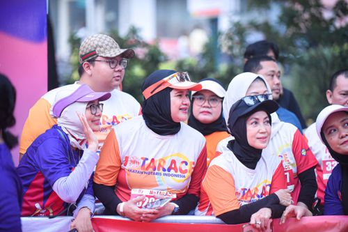 Race photo from NOTARACE 2025