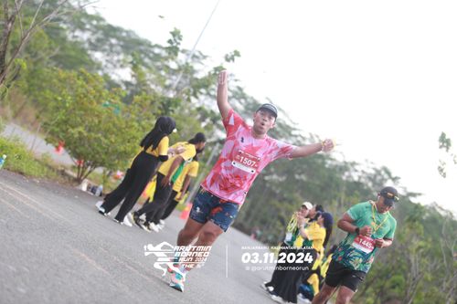 Race photo from Arutmin Borneo Run 2024