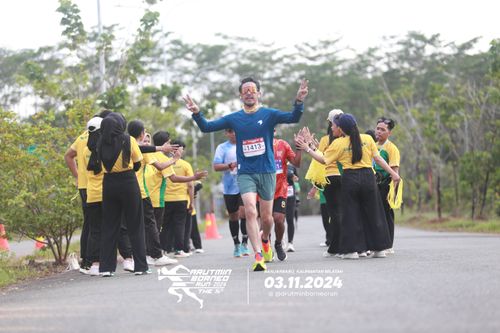 Race photo from Arutmin Borneo Run 2024