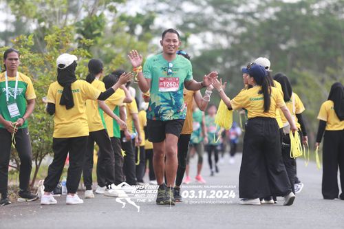 Race photo from Arutmin Borneo Run 2024