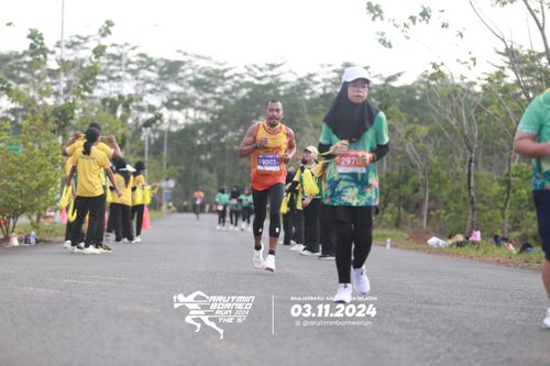 Race photo from Arutmin Borneo Run 2024