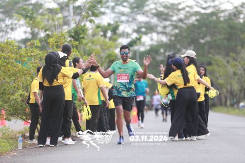 Race photo from Arutmin Borneo Run 2024