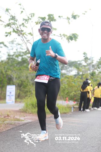 Race photo from Arutmin Borneo Run 2024