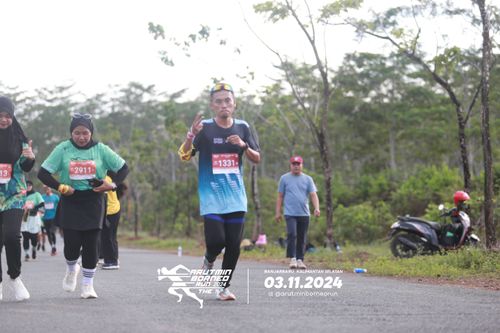 Race photo from Arutmin Borneo Run 2024