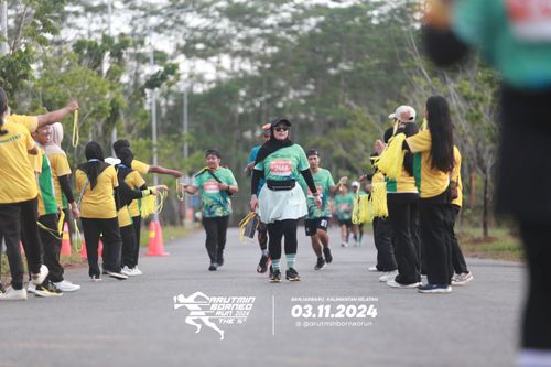 Race photo from Arutmin Borneo Run 2024