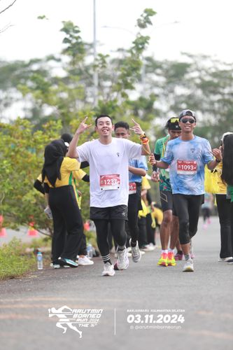 Race photo from Arutmin Borneo Run 2024