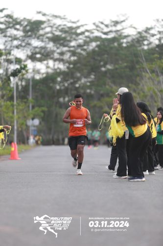 Race photo from Arutmin Borneo Run 2024