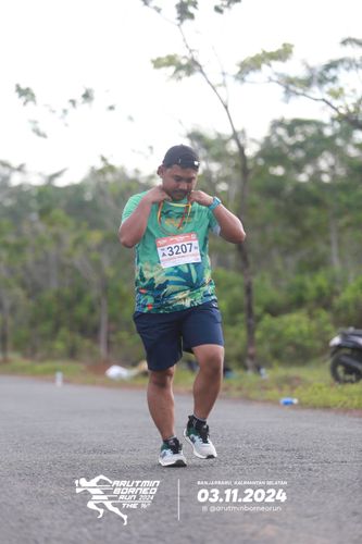 Race photo from Arutmin Borneo Run 2024