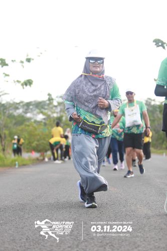 Race photo from Arutmin Borneo Run 2024
