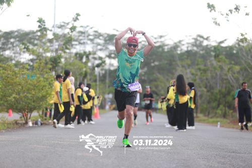 Race photo from Arutmin Borneo Run 2024