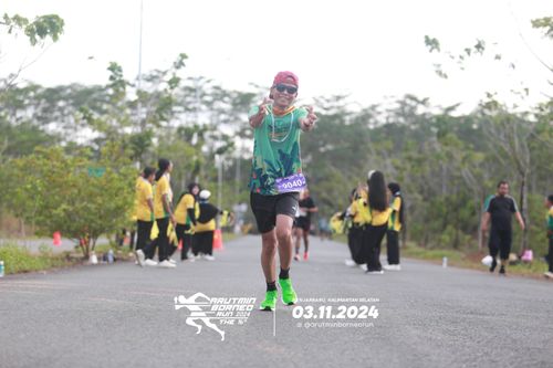Race photo from Arutmin Borneo Run 2024