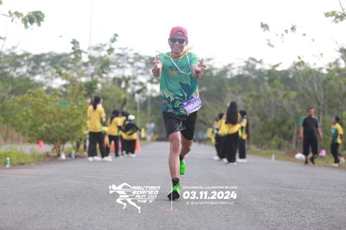 Race photo from Arutmin Borneo Run 2024