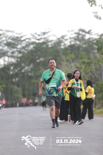 Race photo from Arutmin Borneo Run 2024