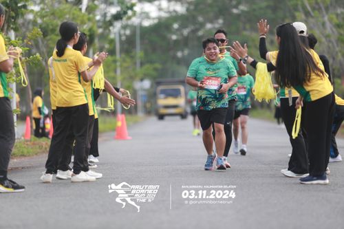 Race photo from Arutmin Borneo Run 2024