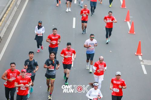Race photo from ONE RUN 10K 2025